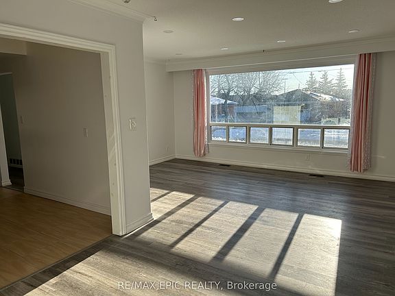 3rd image of 25 Gentry Cres