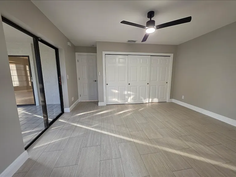 4836 Marine Dr — Photo 6
