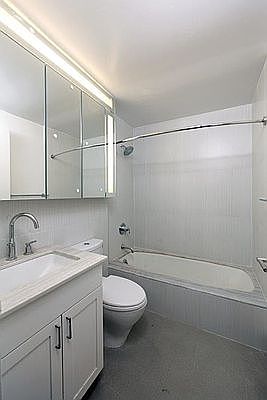 5th image of 101 W 55th St #602