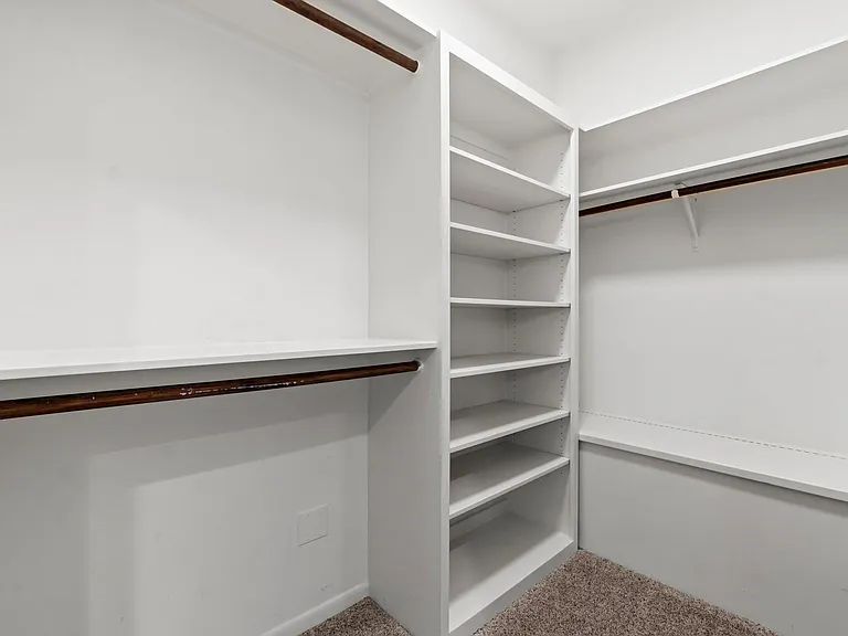 7 Elwood Hills Ct — Photo 33