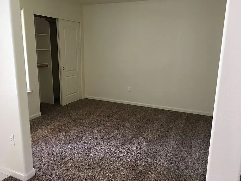 3210 Wandsworth Dr — Photo 6