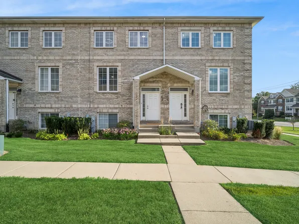 183 N East River Rd Unit C2, Des Plaines, IL 60016
