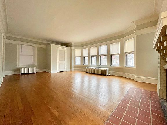 5th image of 231 Lyon St NE APT 1