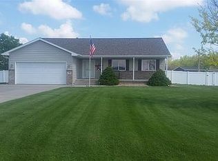 26 Blue Mill Rd, Kearney, NE 68847