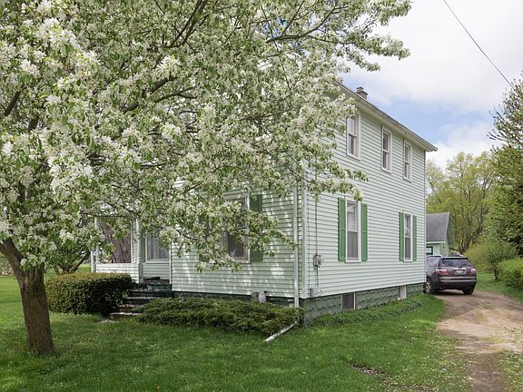 729 River St-102