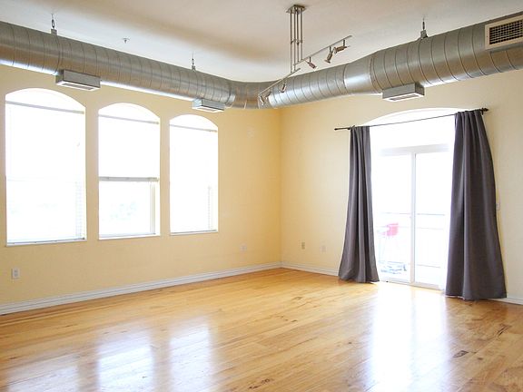 4th image of 277 North Broadway