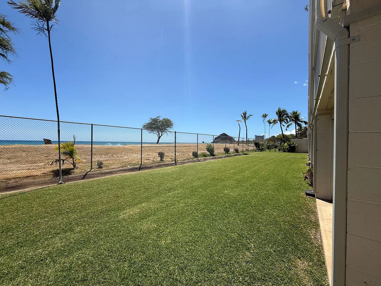 Makaha Surfside — Photo 1