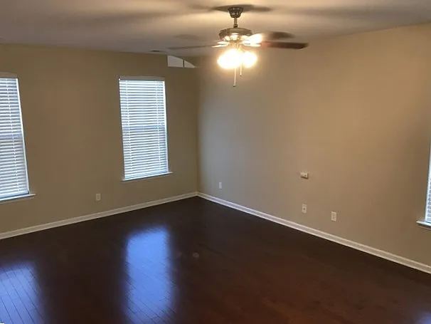 4 bed, 2.5 bath, 2167 sqft, $2,720 — Photo 3