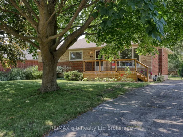 18 Chisholm Dr, Ingersoll, ON N5C 2C4