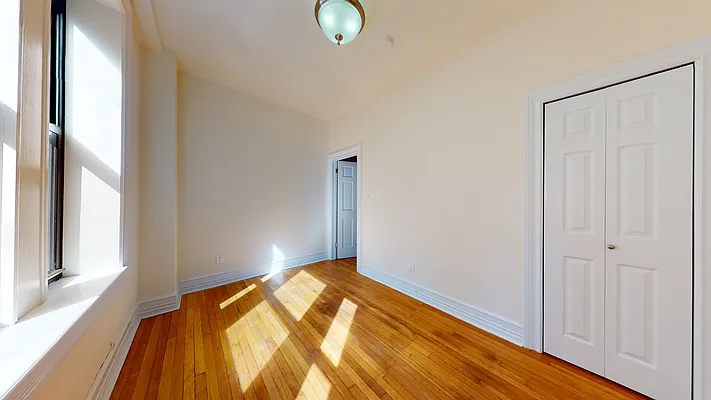 Rented by Bond New York | media 2