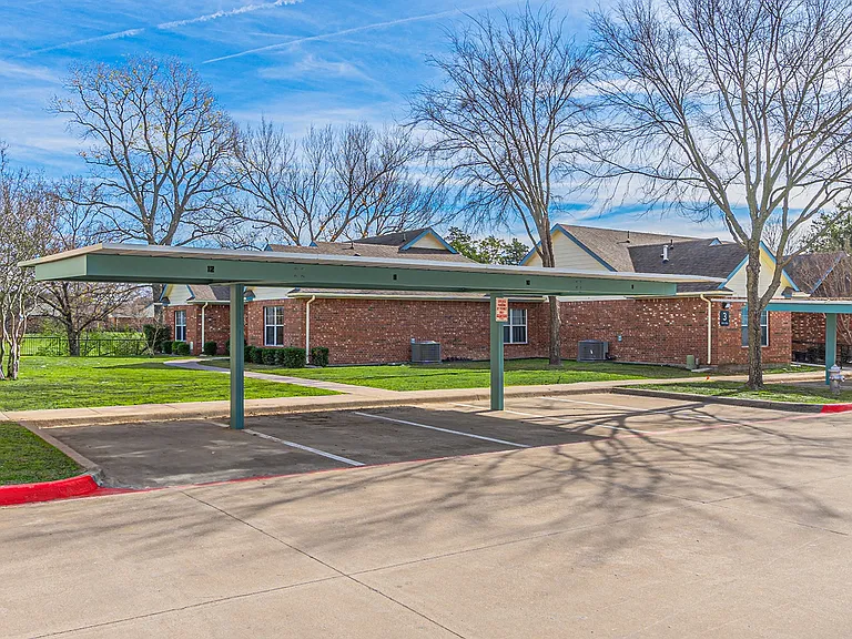 Hickory Manor 62+ Apartments — Photo 32