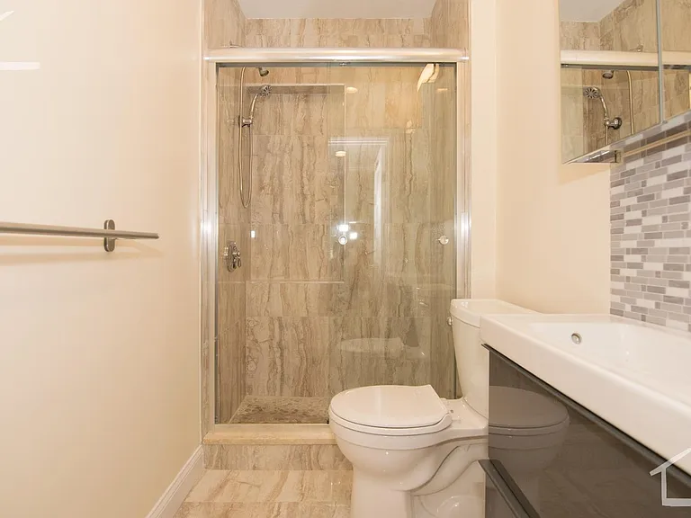 1612 Beacon St #2 — Photo 6