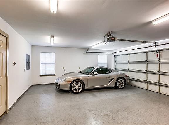 4th image of 6045 Autumn Breeze Cir