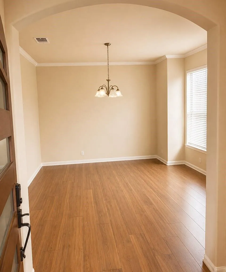 4 bed, 3.5 bath, 2818 sqft, $2,900 — Photo 2