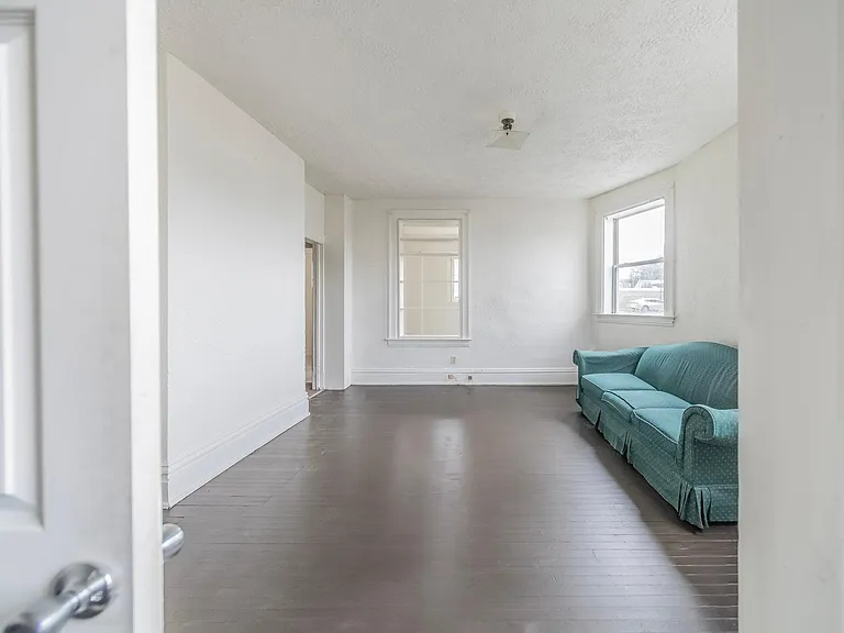 1139 5th Ave #1 — Photo 11