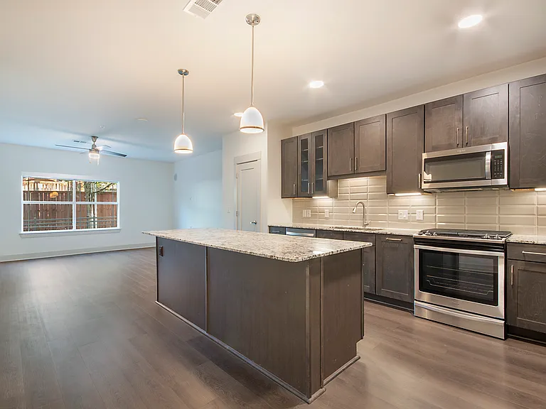 5613 Belmont Ave #TOWNHOUSE — Photo 4