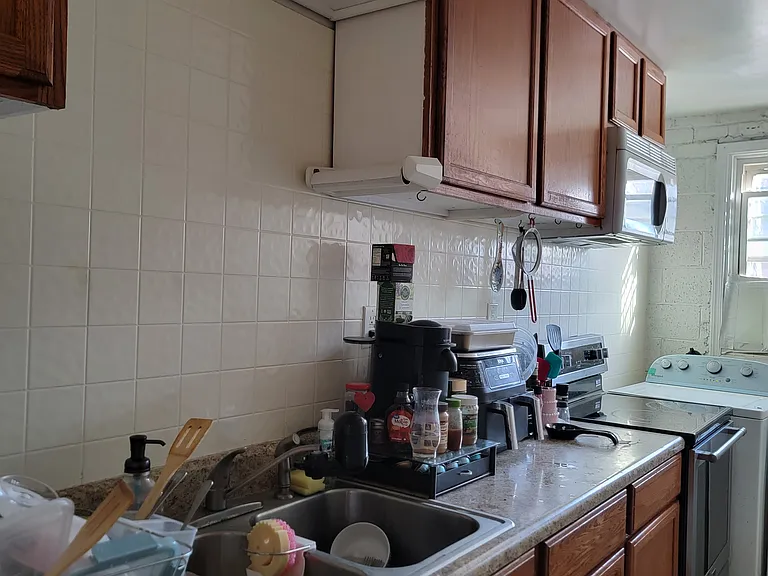 929 W Grace St #2 — Photo 6