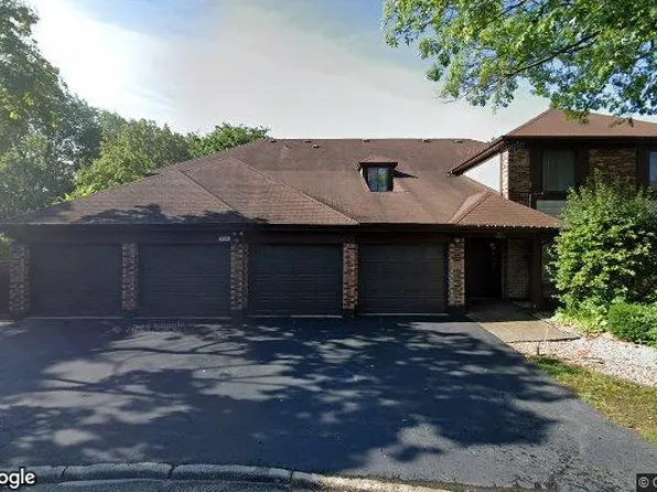 3241 184th St APT 2B, Homewood, IL 60430