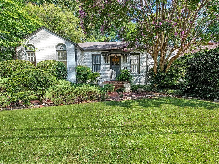 786 Martina Dr NE — Photo 10