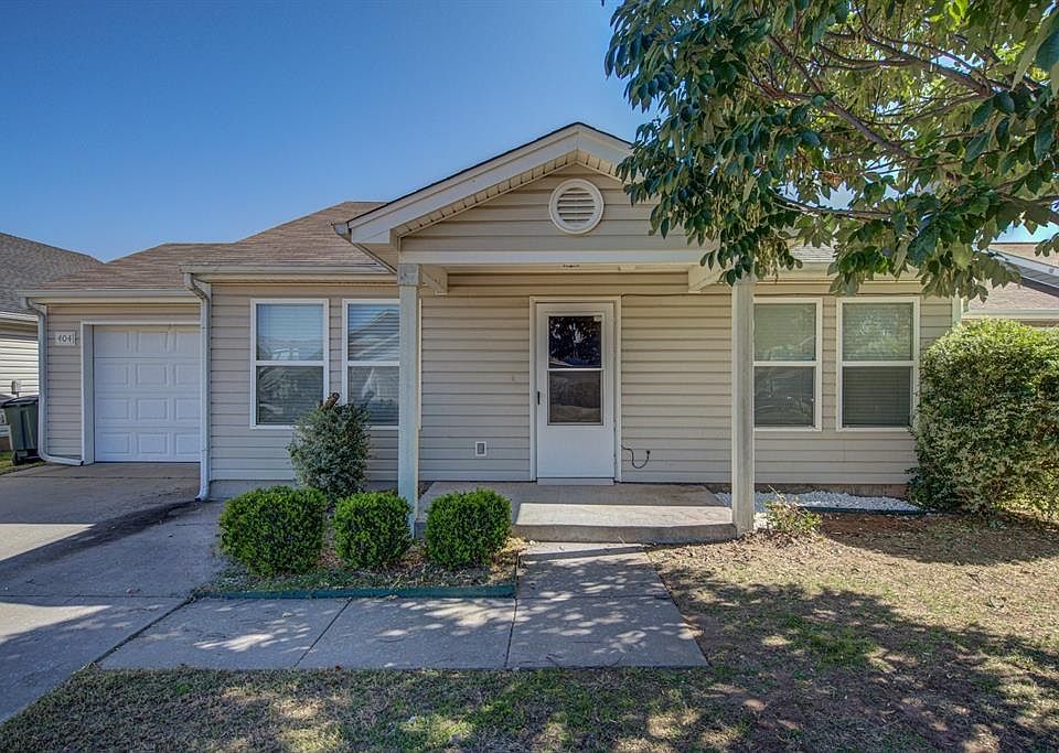 1st image of 404 Eagle Creek Way