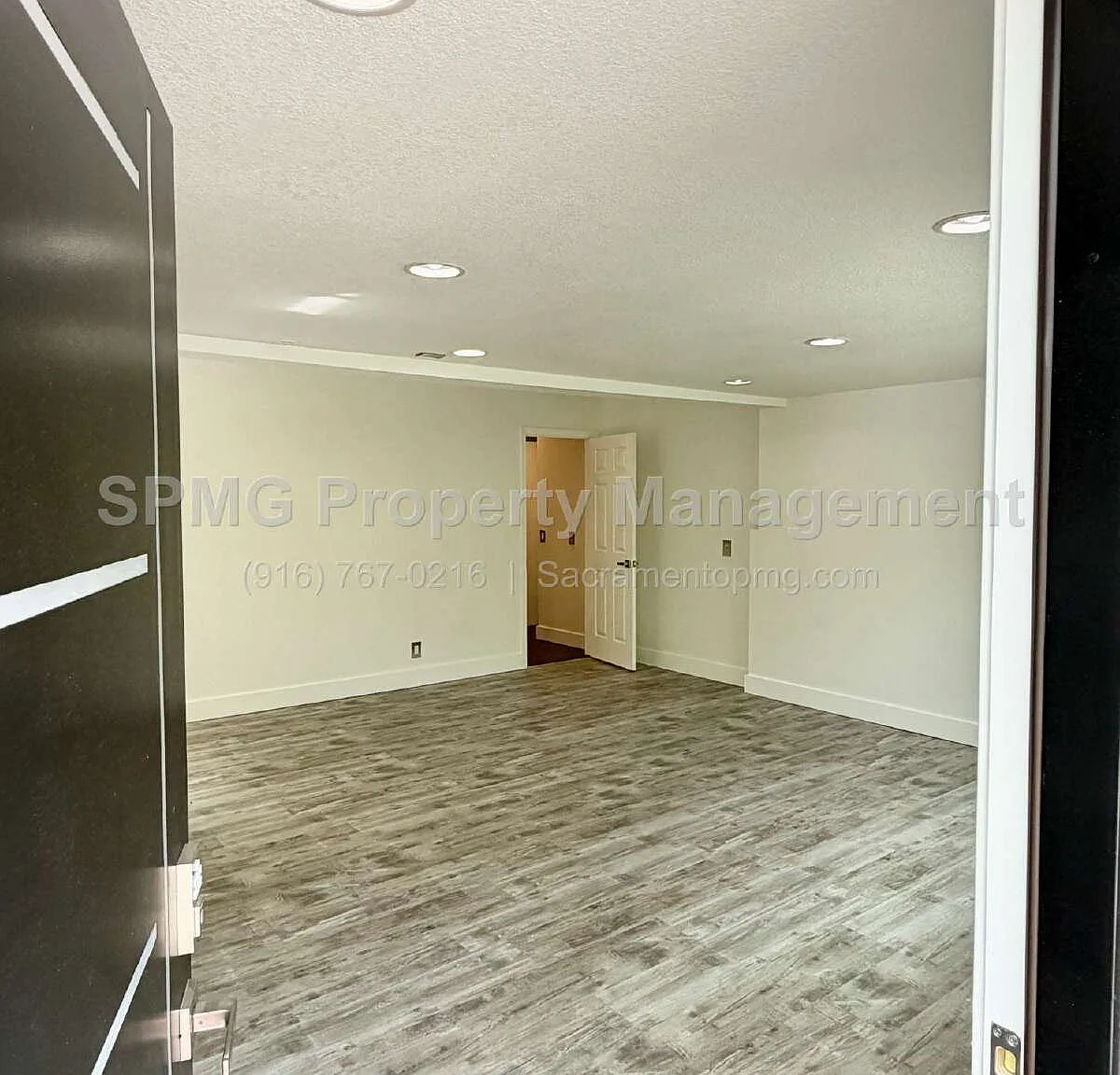 3 bed, 2.5 bath, 2398 sqft, $3,400 — Photo 1