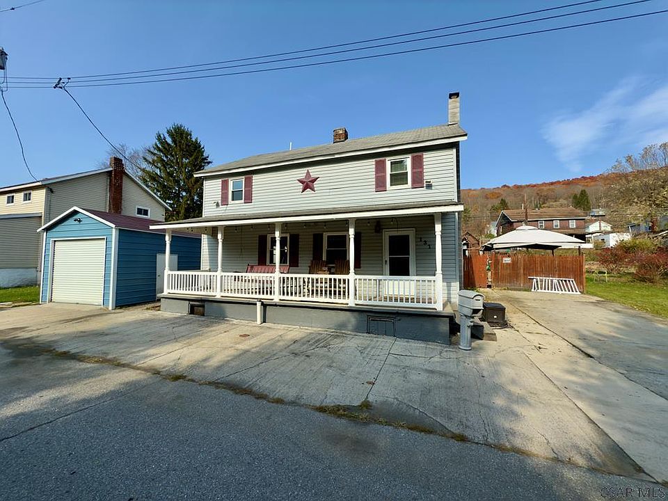 1st image of 131 1st St