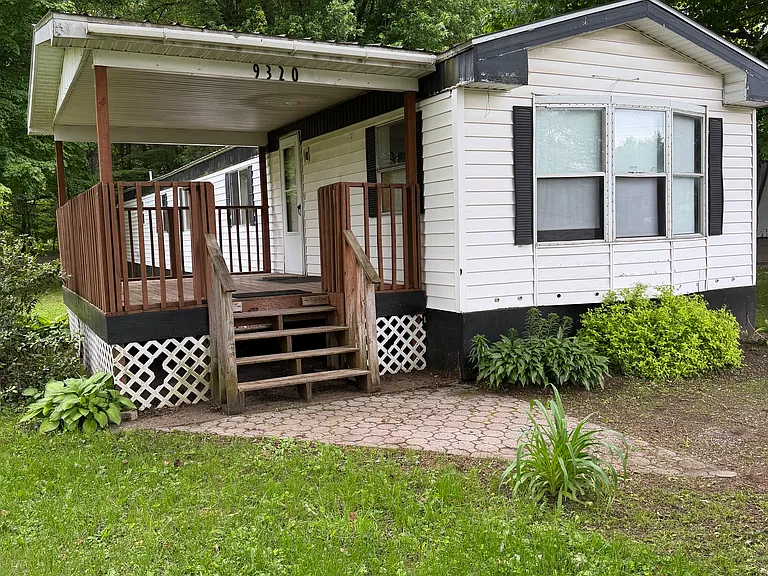 9320 Deveines Rd — Photo 10