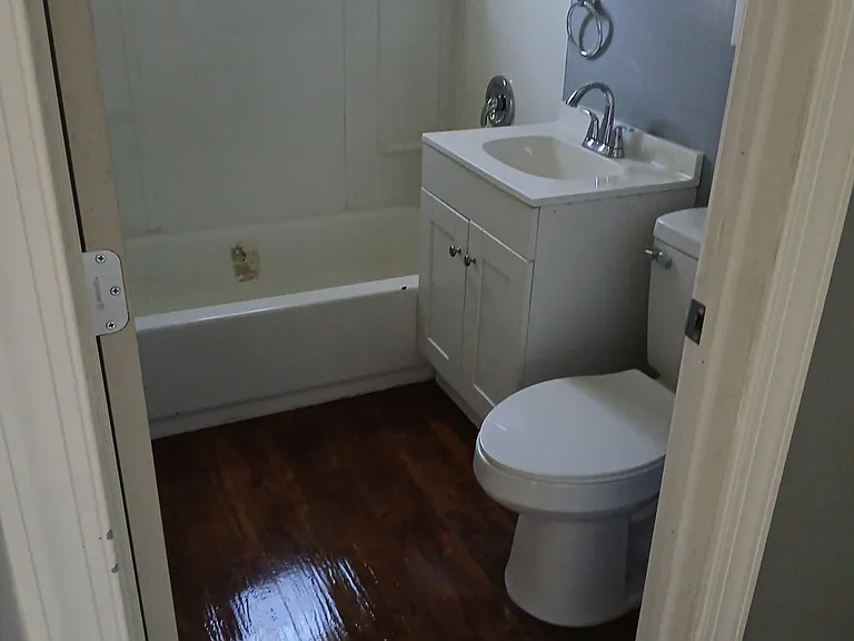 1231 Auburn Ct — Photo 3