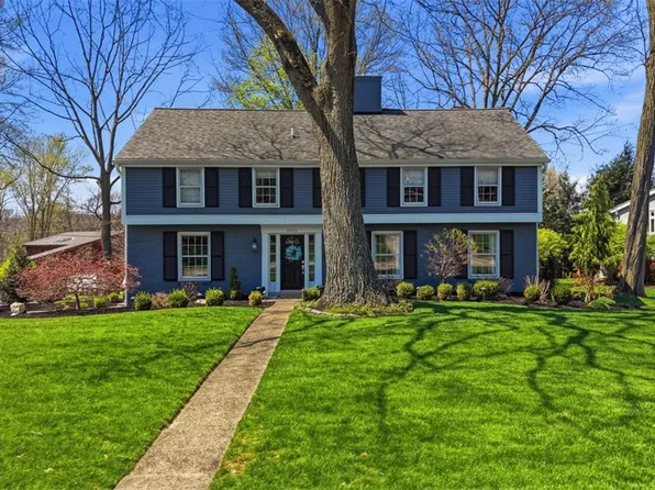 1055 Wade Ln, Oakmont, PA 15139