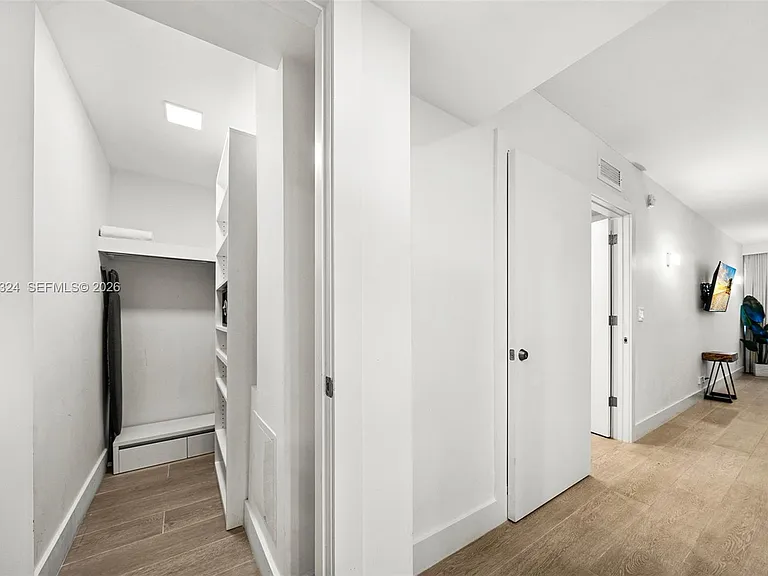 2301 Collins Ave #1128 — Photo 6