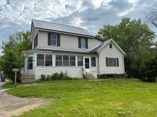 11 Madison Street, Hoosick Falls, NY 12090