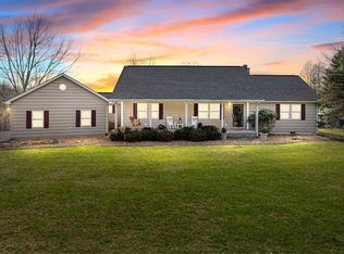 987 Nursery Rd, Laurel Fork, VA 24352