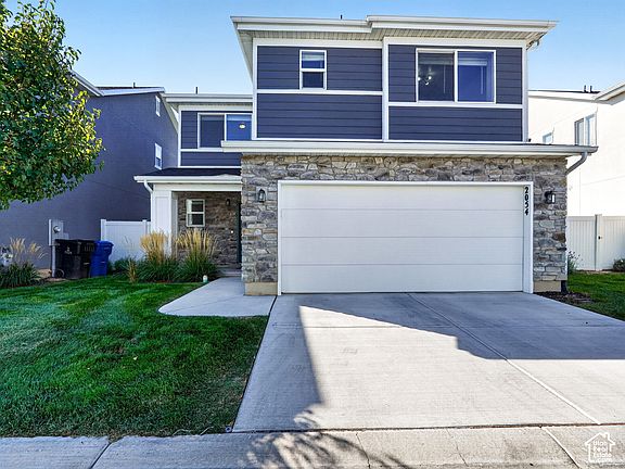 3rd image of 2054 W Lydia Ln
