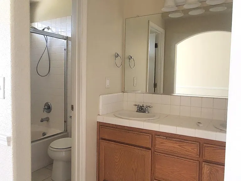 6355 N Babigian Ave — Photo 15