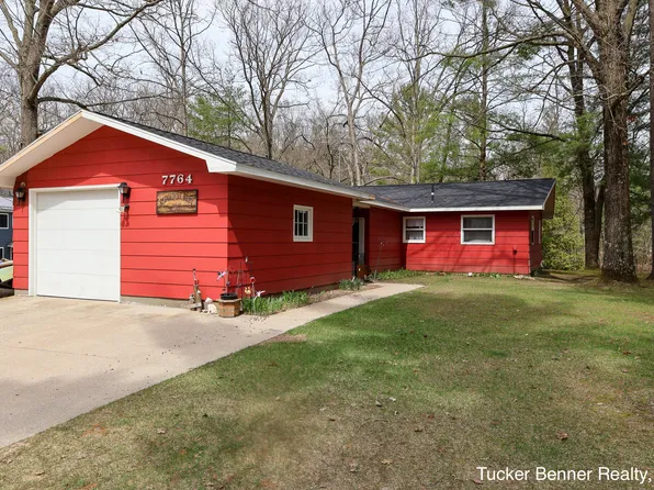 7764 E Saint Huberts Trl, Hesperia, MI 49421