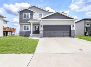 7318 21st St S, Fargo, ND