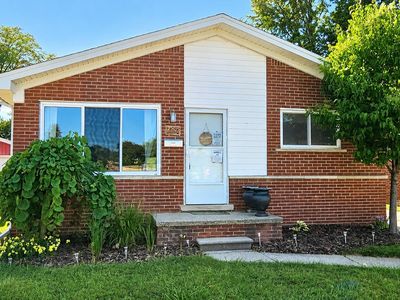 27825 Joan St, Saint Clair Shores, MI, 48081