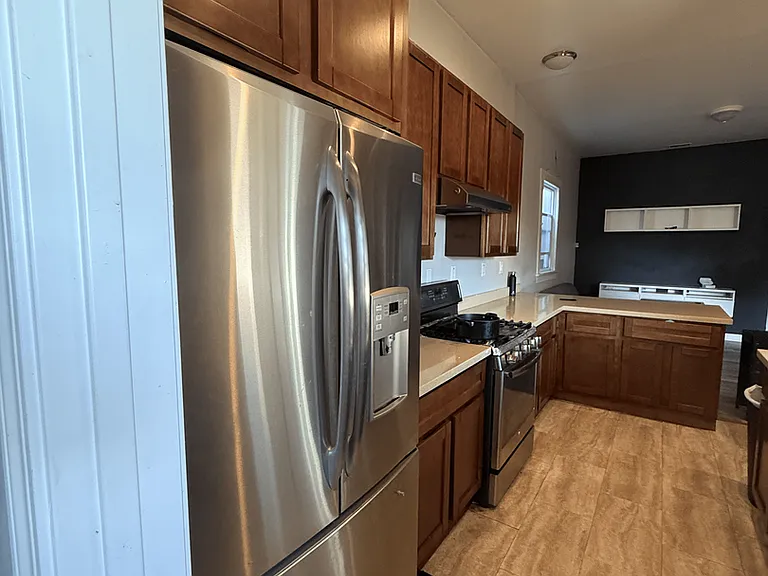 2533-2535 Filbert St — Photo 7