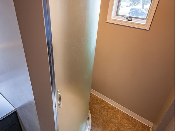 3rd image of 1727 John Ave #1