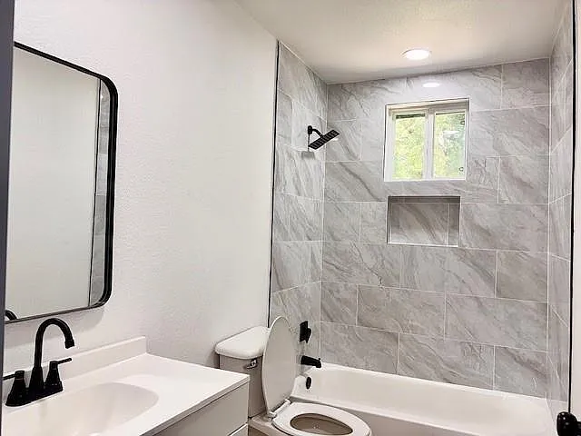 317 San Jacinto St — Photo 12