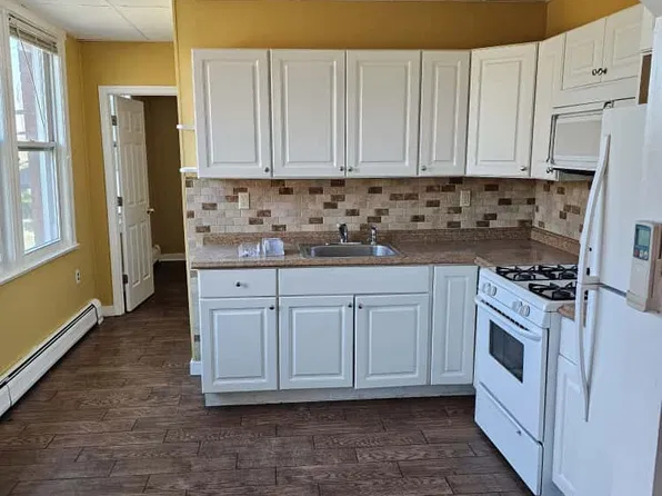 324 Ringwood Ave #3, Pompton Lakes, NJ 07442