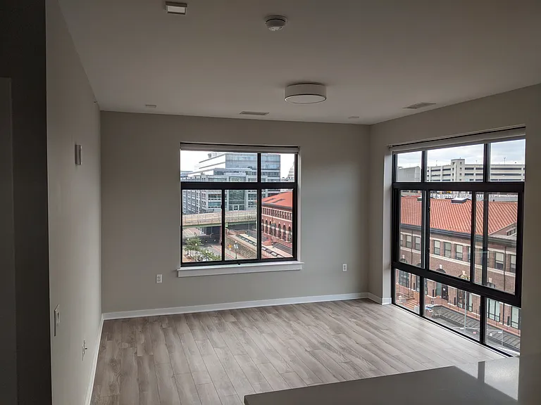 911 2nd St NE #601 — Photo 4