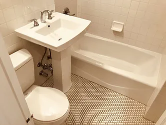 Rented by Metropolis Real Estate of Manhattan