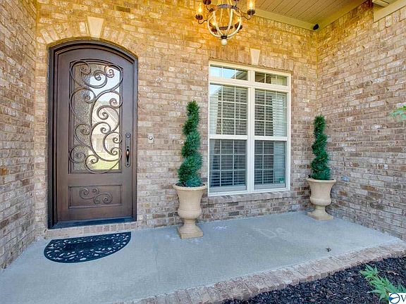 2nd image of 2037 Meadow Creek Cir SE