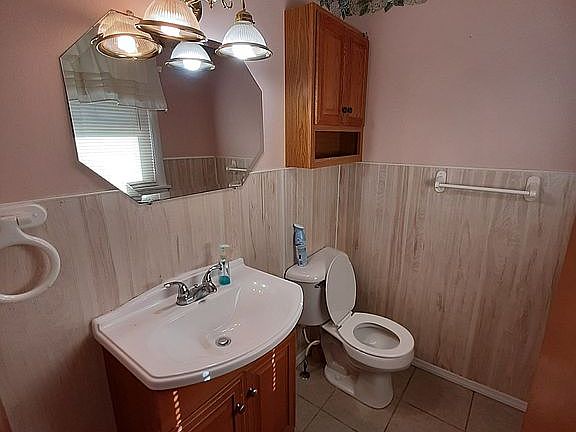 2nd image of 13 Greenway Dr