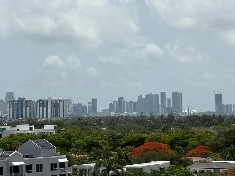 2899 Collins Ave #1022 — Photo 19