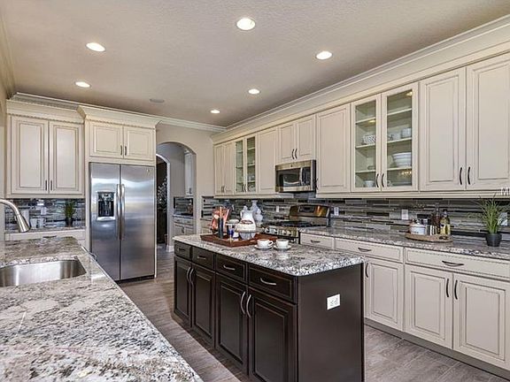 4th image of 1138 Broadgate Ln
