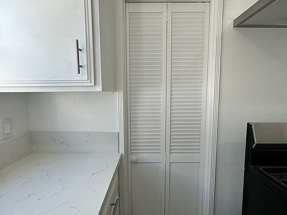 5th image of 1401 Havenhurst Dr #116