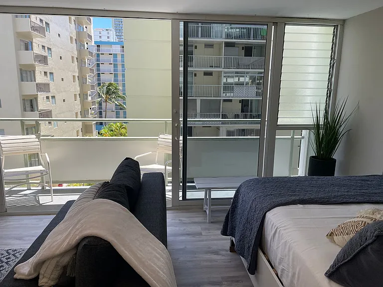 445 Kaiolu St #501 — Photo 3