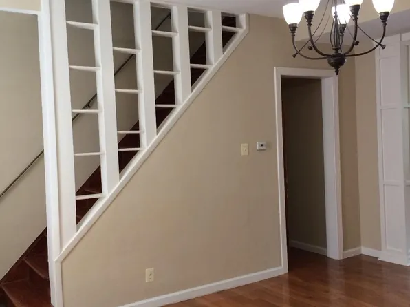 1820 Sarah St, Pittsburgh, PA 15203